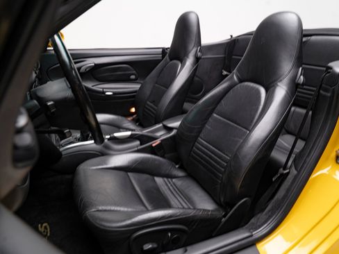 Used 2004 Porsche 911 Carrera 4S AWD/4WD image 3