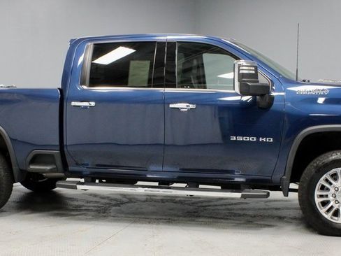 Used 2022 Chevrolet Silverado 3500 High Country image 8