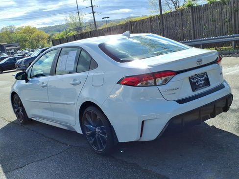 Used 2024 Toyota Corolla SE image 4