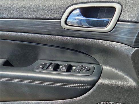 Used 2020 Jeep Grand Cherokee Altitude RWD image 11