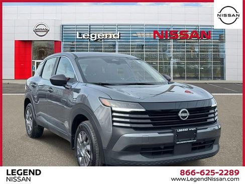 Certified 2025 Nissan Kicks S image 1