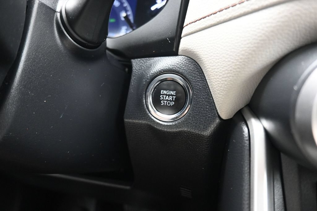Used 2019 Toyota RAV4 Limited w/ Carpet Mat Package AWD/4WD image 22