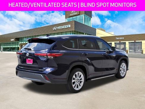 Used 2022 Toyota Highlander Limited FWD image 5