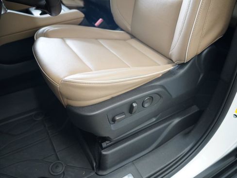 Used 2024 Chevrolet Tahoe Premier AWD/4WD image 24