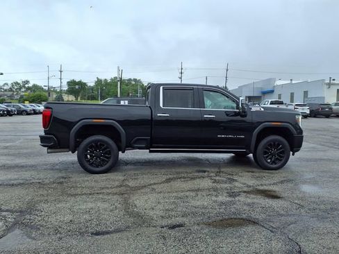 Used 2021 GMC Sierra 2500 Denali w/ Denali Black Diamond Edition AWD/4WD image 16