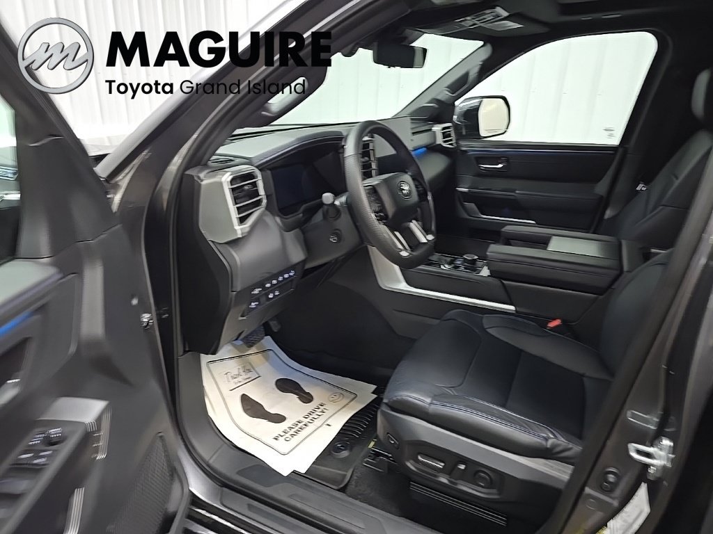 Used 2024 Toyota Sequoia Platinum AWD/4WD image 33