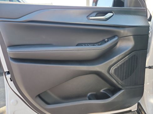 New 2025 Jeep Grand Cherokee Altitude RWD image 12