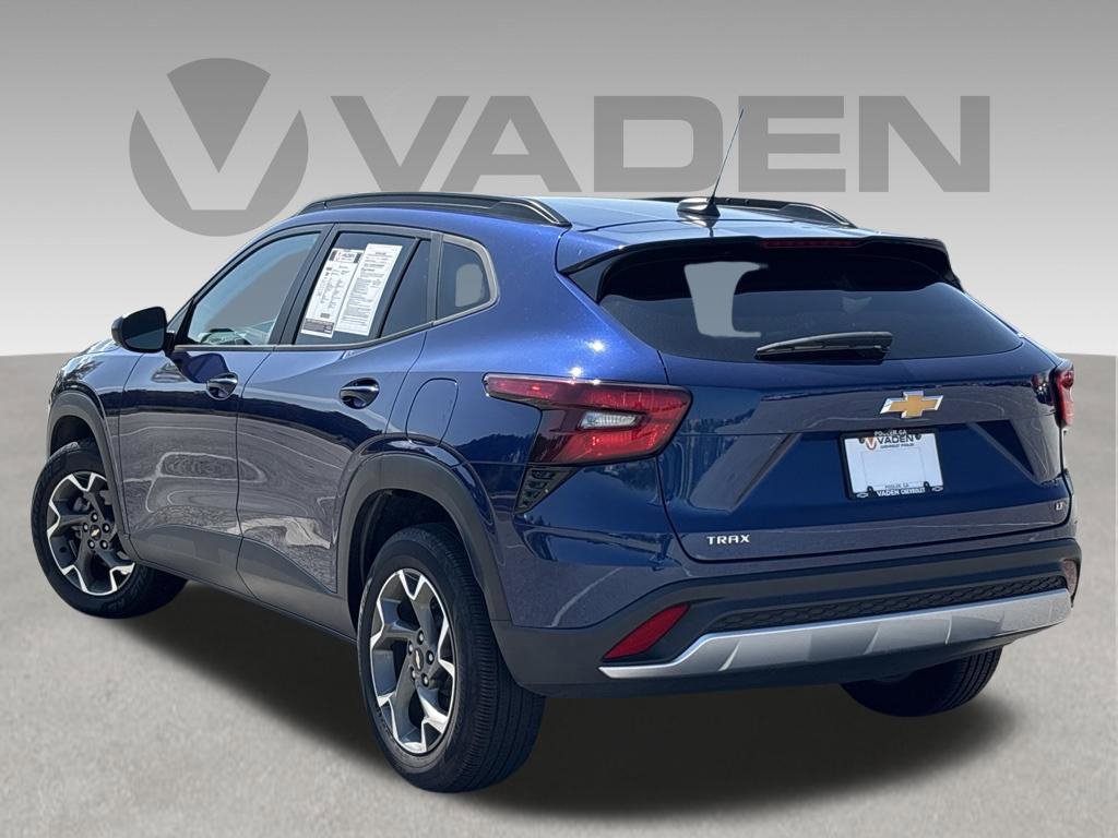 Used 2024 Chevrolet Trax LT FWD image 27