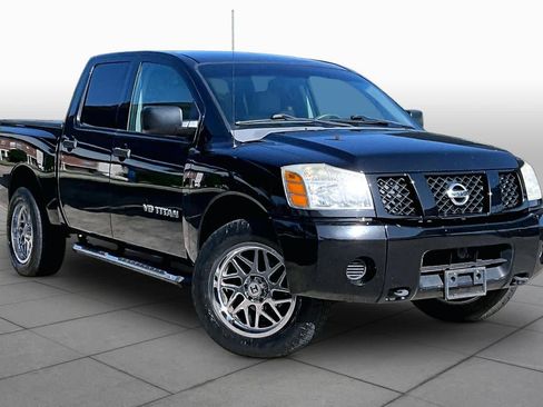Used 2007 Nissan Titan XE w/ Preferred Pkg AWD/4WD image 2