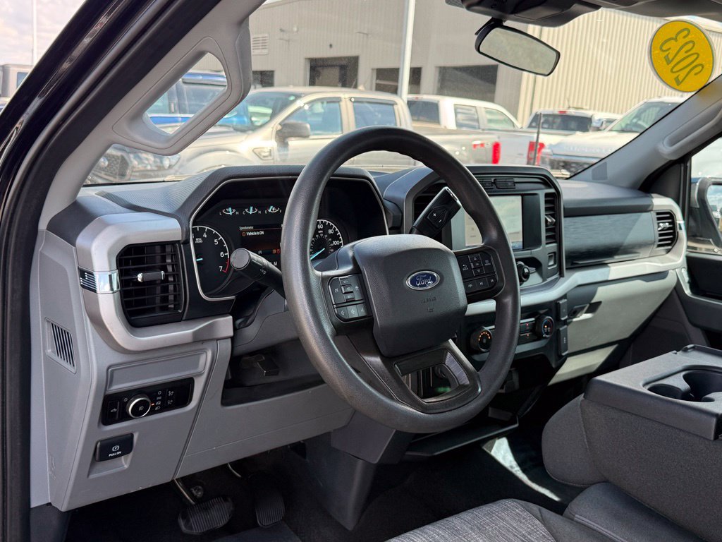 Used 2023 Ford F150 XLT RWD image 4