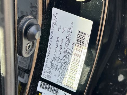Used 2016 Toyota Tacoma TRD Off-Road w/ Towing Package AWD/4WD image 26