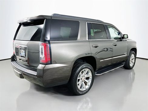 Used 2020 GMC Yukon SLT w/ HD Trailering Package image 8