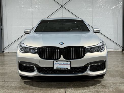 Used 2019 BMW 740i w/ M Sport Package image 5