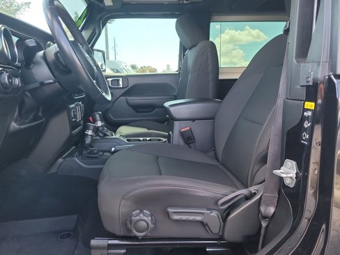 Used 2022 Jeep Wrangler Sport AWD/4WD image 11