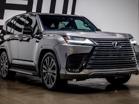 Used 2024 Lexus LX 600 4WD w/ Appearance Package image 25