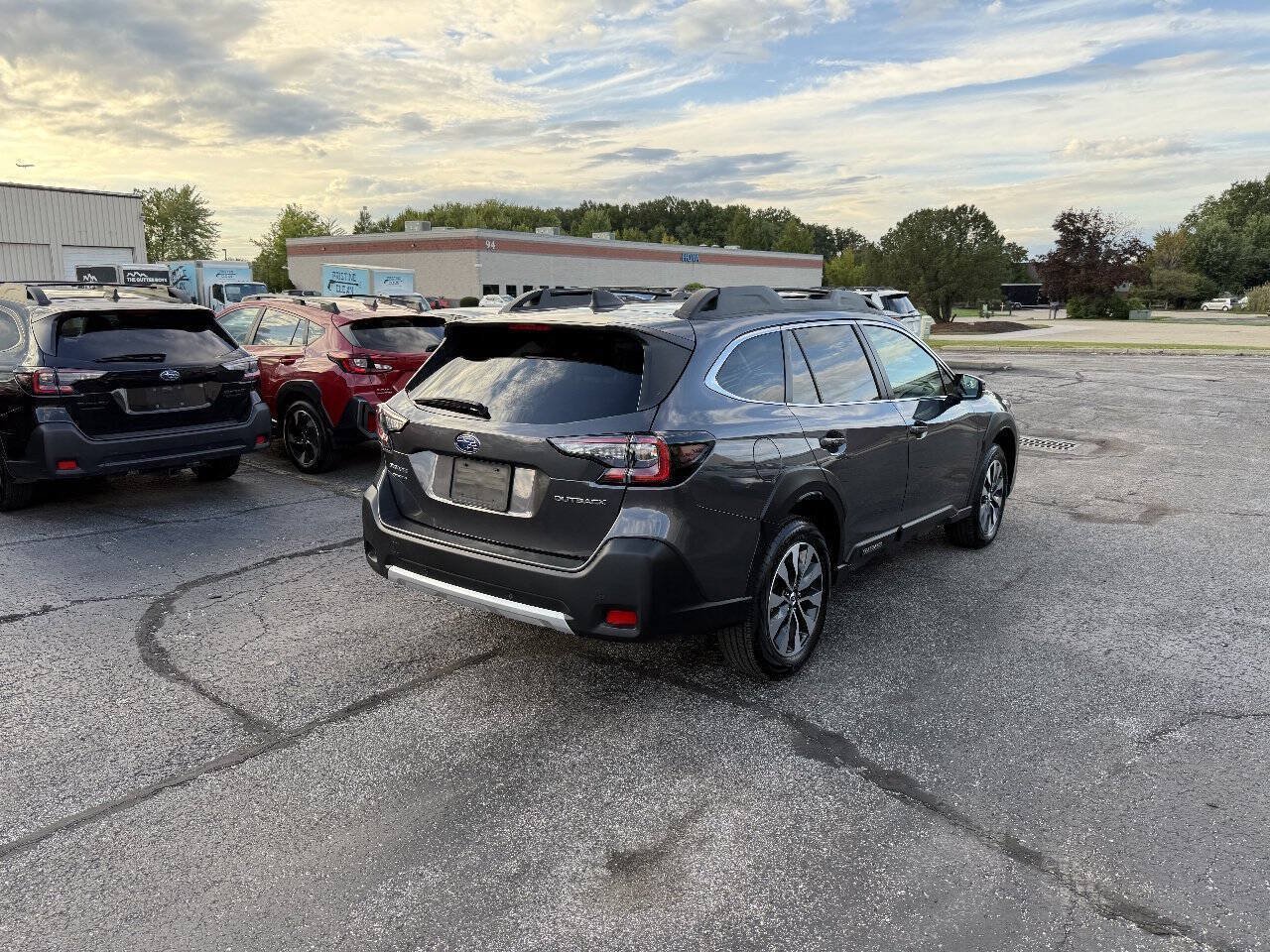 Used 2025 Subaru Outback Limited AWD/4WD image 5