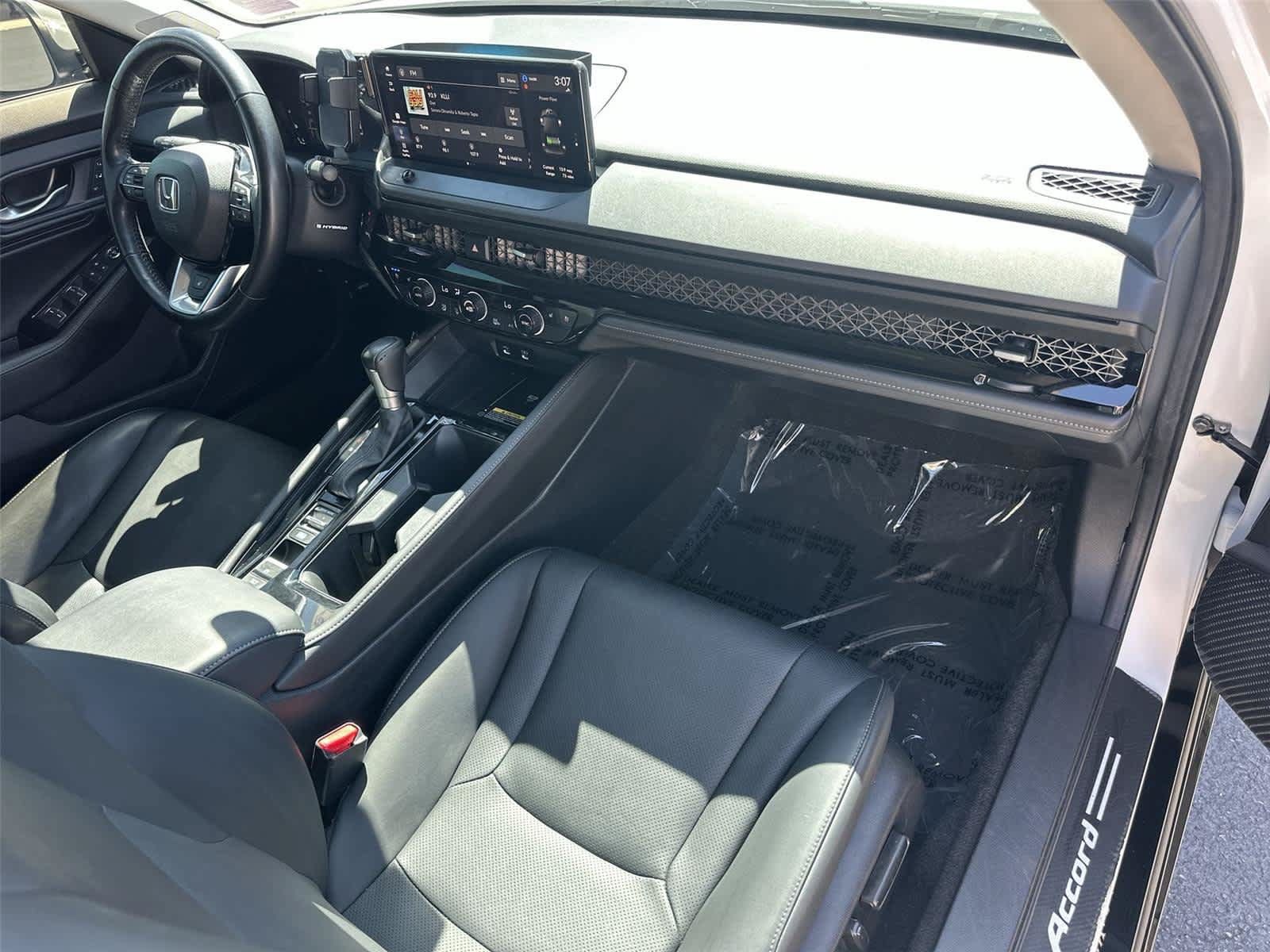 Used 2025 Honda Accord Touring image 13