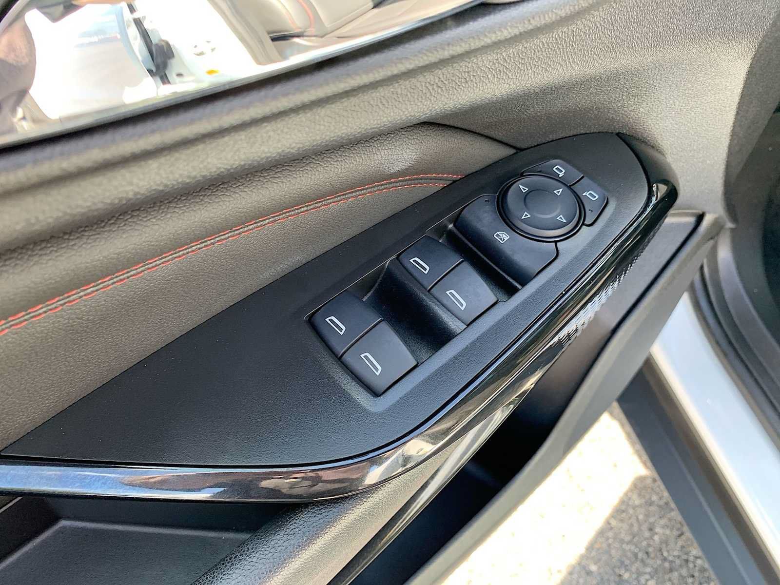 Certified 2025 Chevrolet Trax RS w/ Sunroof Package FWD image 22