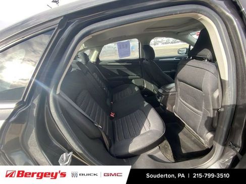 Used 2016 Ford Fusion SE image 24