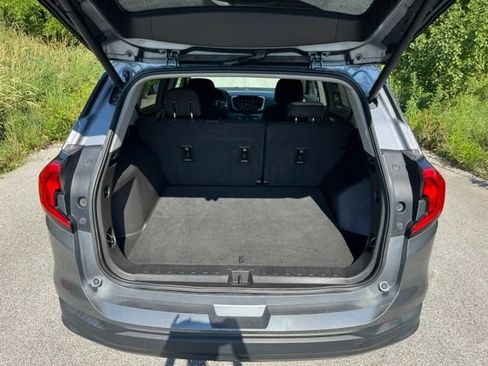 Used 2018 GMC Terrain SLE w/ Driver Convenience Package FWD image 14