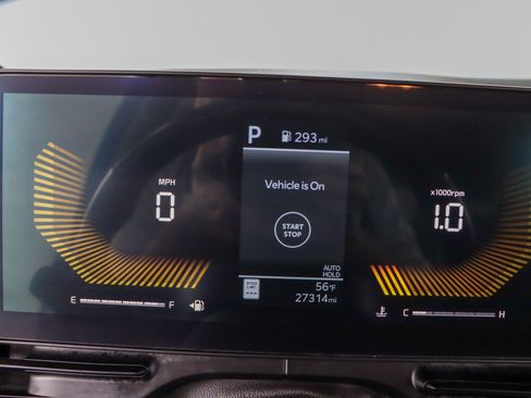 Used 2025 Kia Carnival image 15