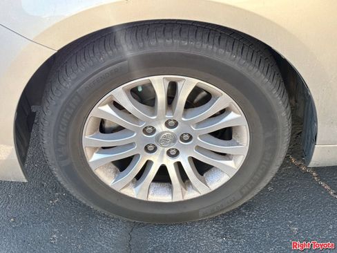 Used 2016 Toyota Sienna XLE FWD image 8