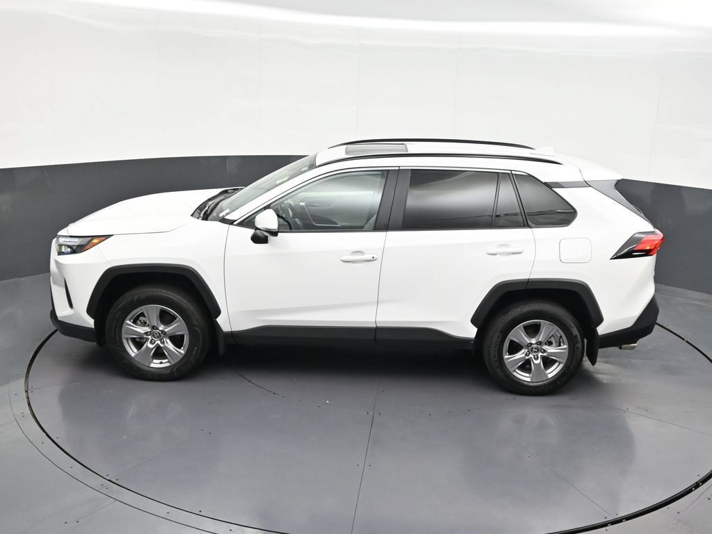 Used 2025 Toyota RAV4 XLE w/ Convenience Package FWD image 16