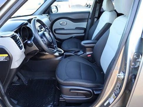 Used 2015 Kia Soul + FWD image 8
