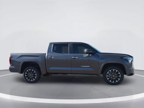 Used 2026 Toyota Tundra Limited AWD/4WD image 9