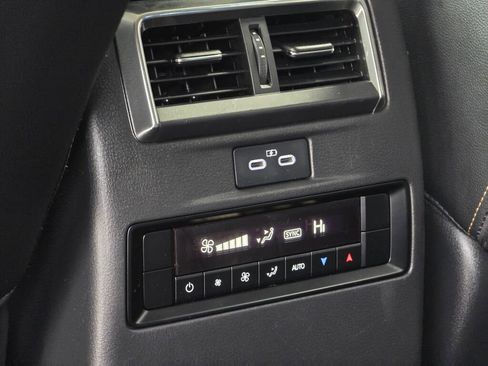 Used 2025 MAZDA CX-70 3.3 Turbo w/ Preferred Package image 20