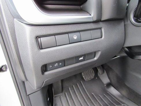 Used 2021 Nissan Rogue SV w/ Premium Package image 13