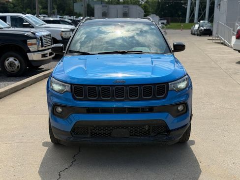 Used 2024 Jeep Compass Latitude w/ Altitude Special Edition AWD/4WD image 3