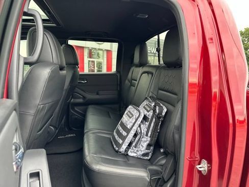 Used 2022 Nissan Frontier PRO-4X w/ Pro-4X Premium Package AWD/4WD image 18