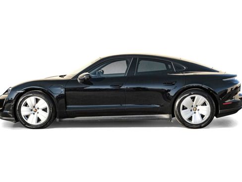 Used 2021 Porsche Taycan image 10