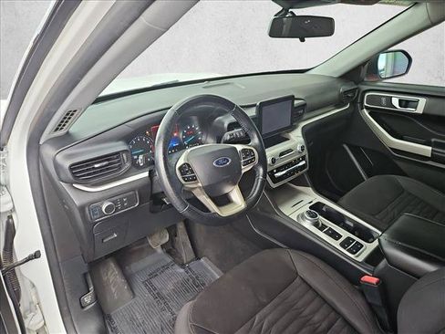 Used 2021 Ford Explorer XLT RWD image 10
