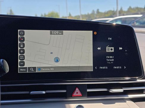 New 2026 Hyundai Elantra Limited FWD image 30