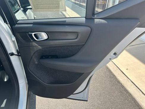 Certified 2025 Volvo XC40 B5 Plus AWD/4WD image 12