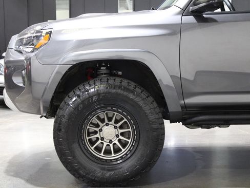 Used 2020 Toyota 4Runner TRD Off-Road Premium w/ Moonroof Package AWD/4WD image 12