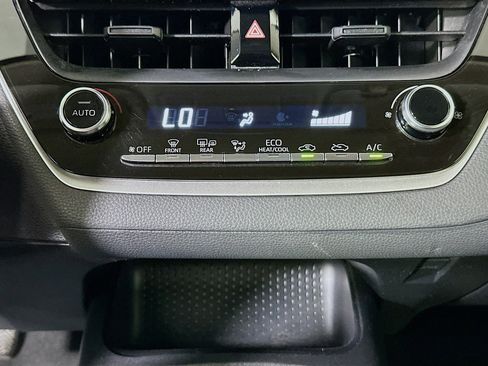 Used 2021 Toyota Corolla LE FWD image 22
