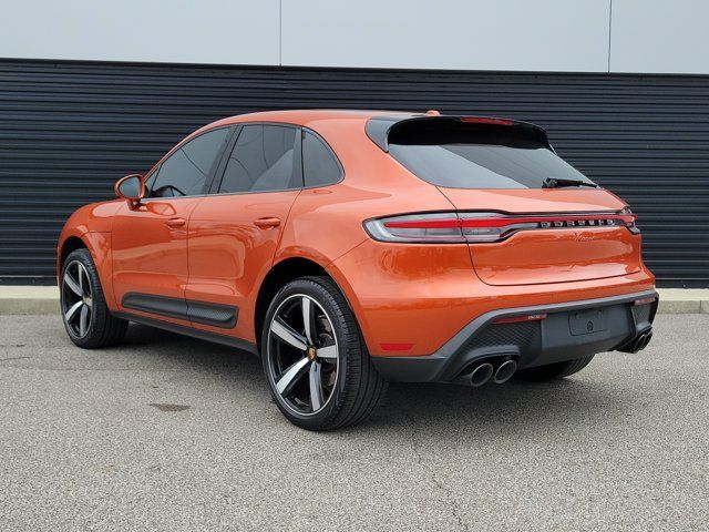 Certified 2023 Porsche Macan AWD/4WD image 3
