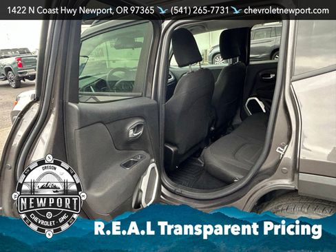 Used 2018 Jeep Renegade Latitude FWD image 30