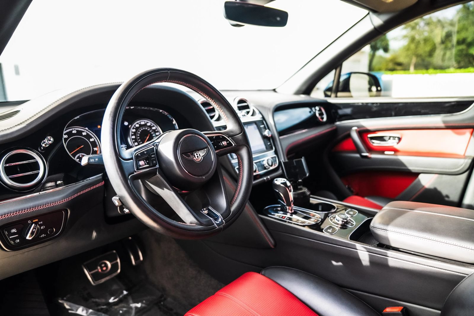 Used 2019 Bentley Bentayga AWD/4WD image 15