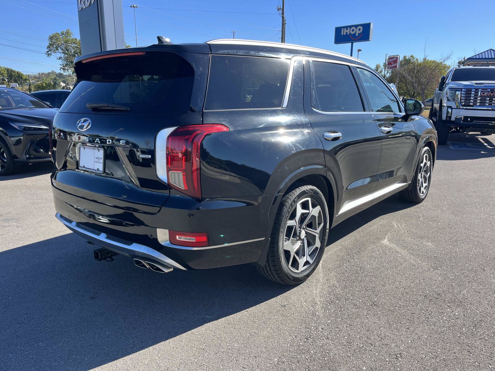 Used 2021 Hyundai Palisade Calligraphy w/ Cargo Package AWD/4WD image 3