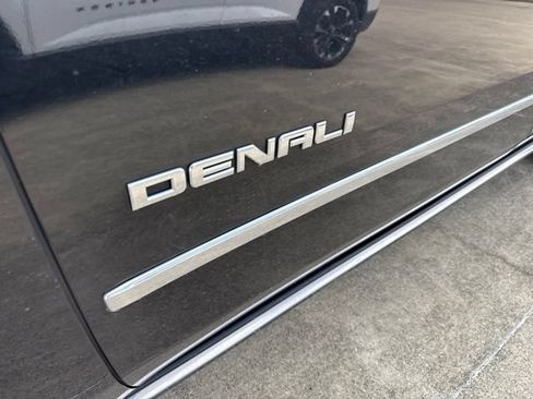 Used 2018 GMC Yukon XL Denali w/ Denali Ultimate Package AWD/4WD image 3