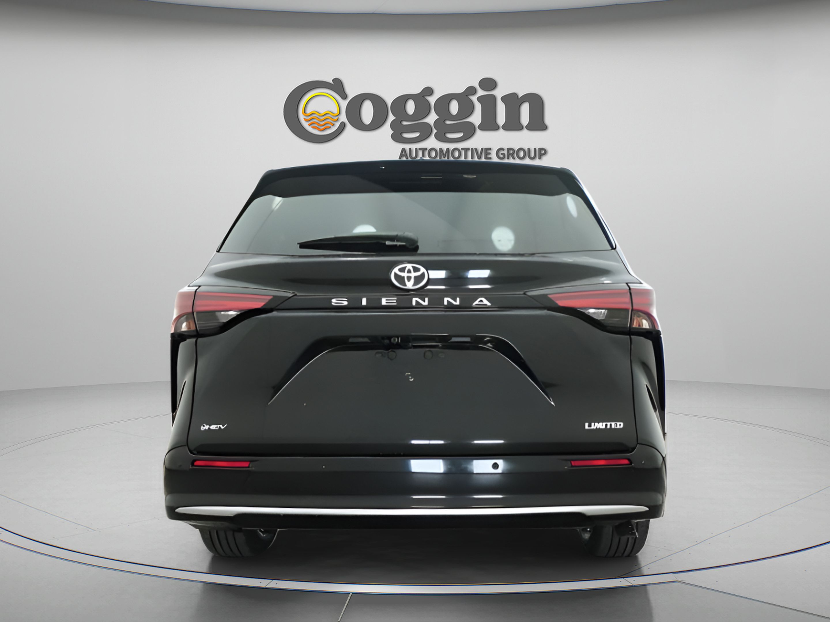 Certified 2026 Toyota Sienna Limited FWD image 14