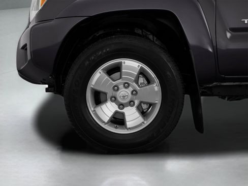 Used 2014 Toyota Tacoma PreRunner w/ TRD Sport Package RWD image 14