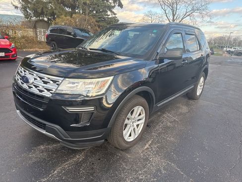 Used 2018 Ford Explorer XLT image 14