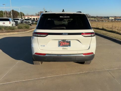 New 2023 Jeep Grand Cherokee 4WD 4xe w/ Luxury Tech Group II image 8