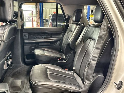 Used 2019 Ford Expedition Platinum AWD/4WD image 25
