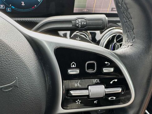 Used 2022 Mercedes-Benz CLA 250 4MATIC image 36